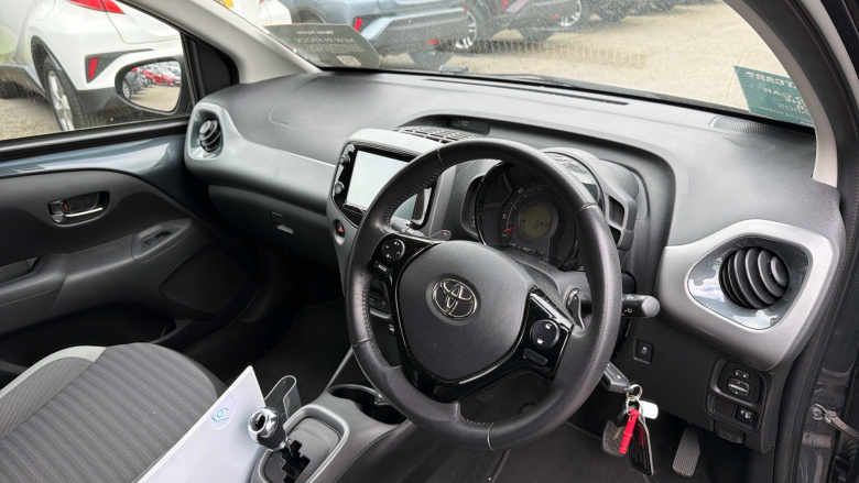 Toyota Aygo 1.0 VVT-i X-Trend 5dr x-shift Petrol Hatchback